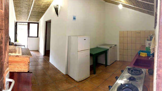 dhowCABIN_kitchen-640x360